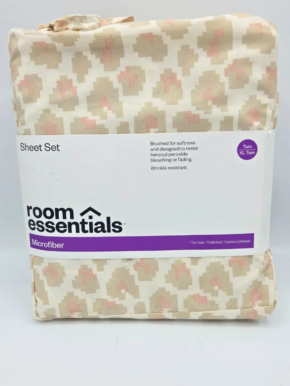 Room Essentials Microfiber Twin/XL Twin Sheet Set – Beige & Blush Geometric Prin